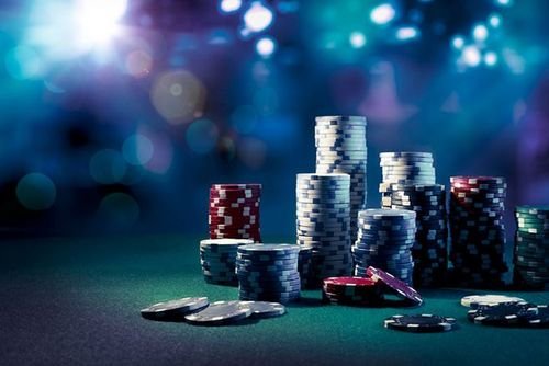 Pemain menikmati Live Casino dengan dealer nyata melalui streaming HD berkualitas tinggi